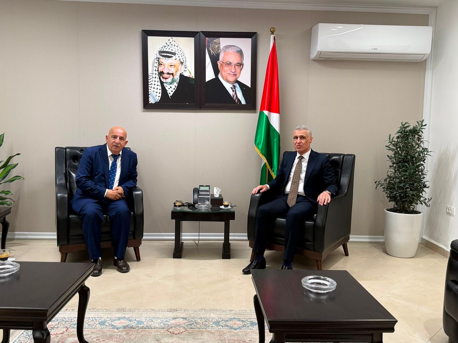 الوزير أيمن قنديل يلتقي رئيس بلدية بيت فجار 18.06.2026