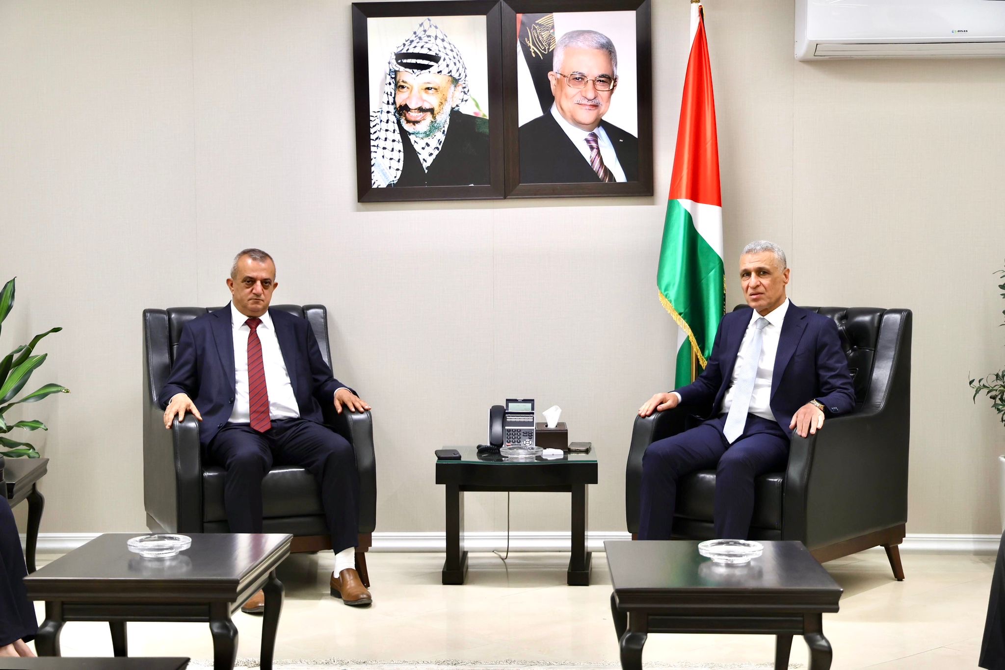 الوزير أيمن قنديل يبحث مع وفد من بلدية طولكرم عدداً من القضايا ذات الاهتمام المشترك 17.06.2026